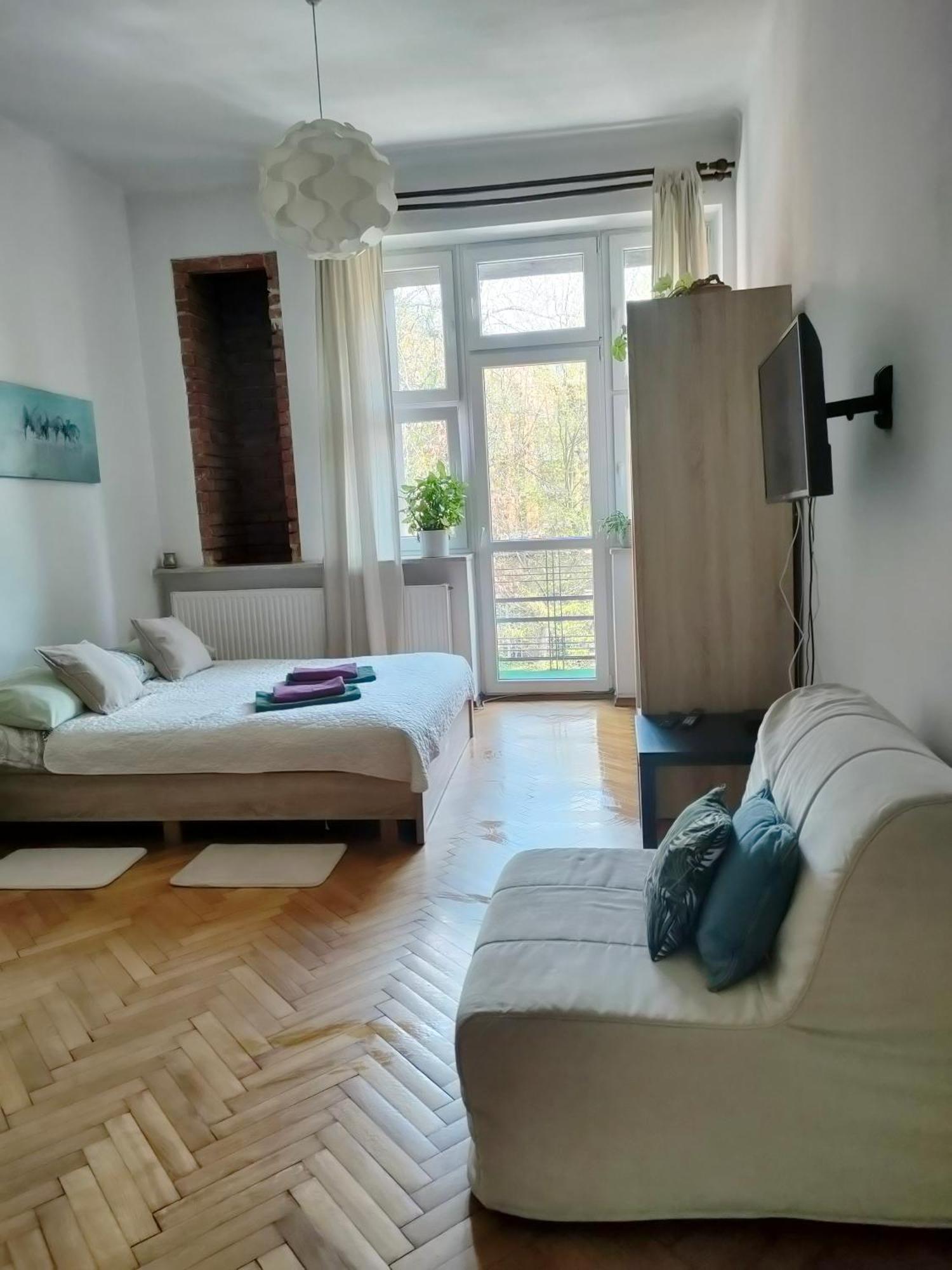 Nice Place Krasków Εξωτερικό φωτογραφία